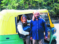 Disguised Aamir Khan visits Sourav Ganguly’s home in Kolkata