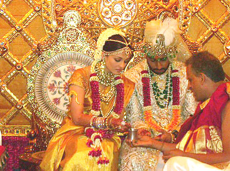 Aish Wedding Pictures