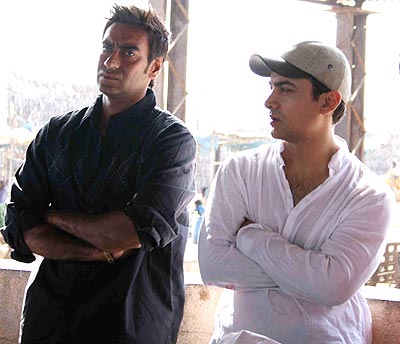 More Bollywood Stars Join Aamir Khan In Boycotting Award Ceremonies