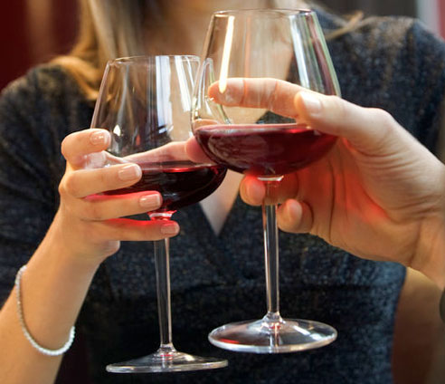 Alcohol tester to detect percentage of alcohol in drinks