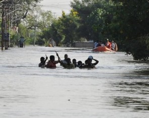 Rescue efforts on as flood toll claims 240 lives in Karnataka, AP
