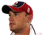 Muscle strain keeps Flintoff out of fourth Test, threatens IPL stint