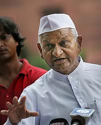 Anna supporters end fast in Chennai