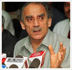 Indian opposition leader attacks party top brass