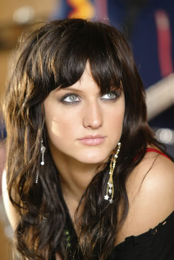 Ashlee Simpson defends sis Jessica’s weight gain