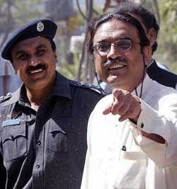 Give us drones and we will take out militants ourselves Zardari tells US