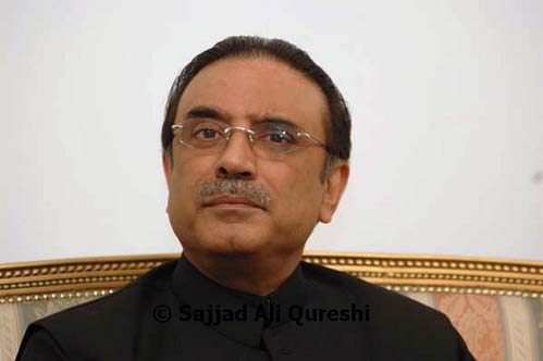 Zardari starts reconciliation with estranged PPP leaders