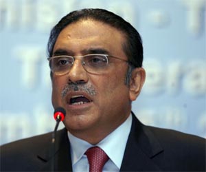 Zardari formally lifts Governor Rule in Punjab
