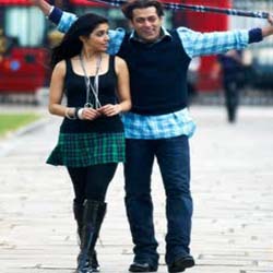 South Indian Film Federations Warn Asin Not To Pair With Sallu