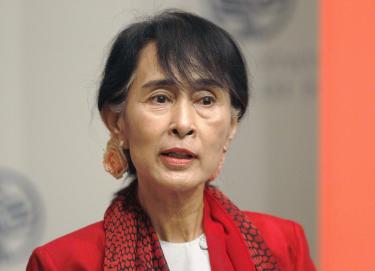 London, Jan 28 : Burmese pro-democracy crusader Aung San Suu Kyi has said she is still `fond&#39; of her country&#39;s army, even though it kept her under house ... - Aung-San-Suu-Kyi_2