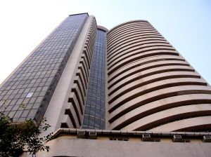 Sensex rebounds to robust gains in early trade