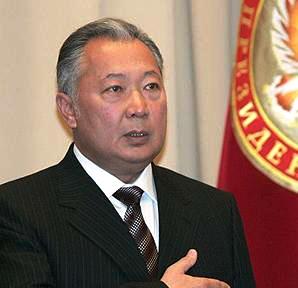 Kyrgyz president Bakiyev leads vote counting, set for re-election