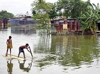 Fulhar river flood affects 30,000 people in West Bengal