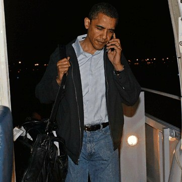 Obama steps out in jeans and sneakers in hometown Chicago