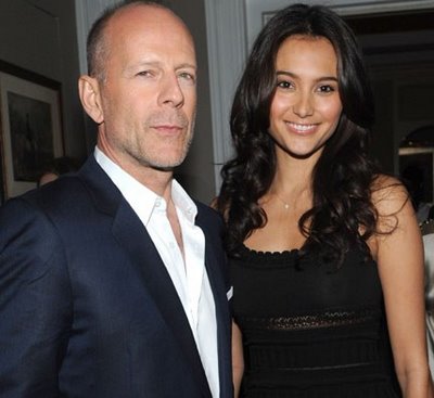 Bruce Willis, model girlfriend tie the kno