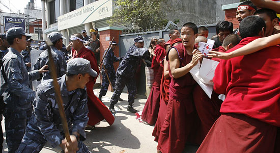 Chinese police shoot Tibetan dam protestors, report says 