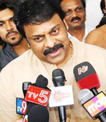 3000 former naxalites to join Chiranjeevi''s party