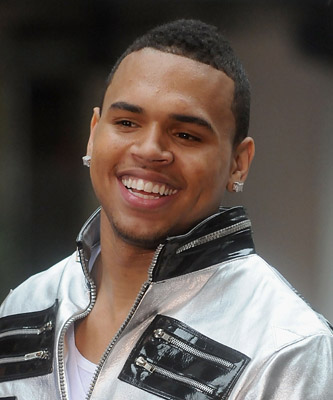 Chris Brown’s public apology shocks Rihanna