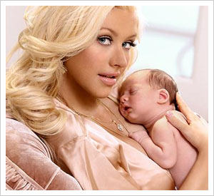 Christina Aguilera feels sexier as a mum