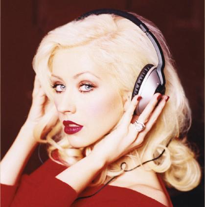 Christina Aguilera sparkles in