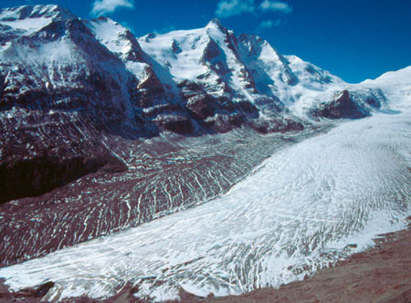 Nepal offers gay weddings on Mt Everest slope