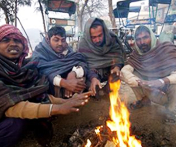 Mercury drops to 5.2 degrees in Delhi