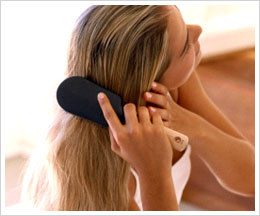 Comb hair when it's dry, hair stylists recommend