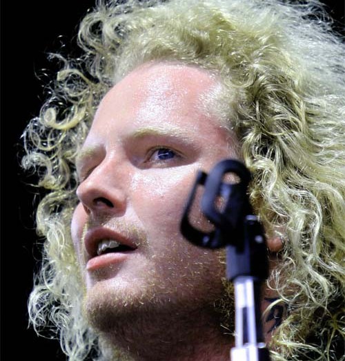 Corey Taylor After sacking Scott Weiland in April 2008, the supergroup,