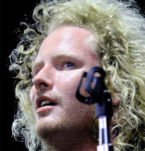 Corey Taylor After sacking Scott Weiland in April 2008, the supergroup, 