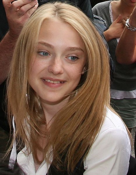 dakota fanning twilight volturi. Dakota Fanning confirmed as