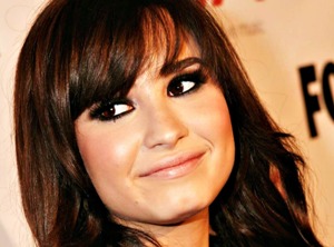 Demi Lovato admits to having a half-sister 