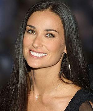 Demi Moore gets ‘giddy’ when Ashton turns ‘romantic’