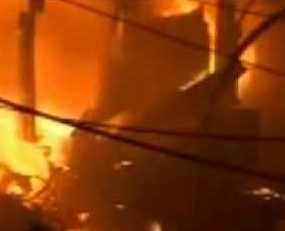 Goods worth lakhs gutted in Dharavi slum fire 