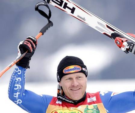 Cuche wins giant slalom title; Raich closes in on Svindal 