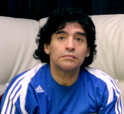  ‘Short tempered’ Maradona apologizes after kicking Dubai football club fan