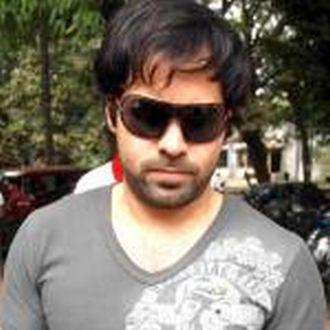 Emraan To Lock Lips With Newbie Neha in ‘Crook’!