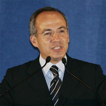 Calderon salutes Obama's "constructive attitude" against drugs 