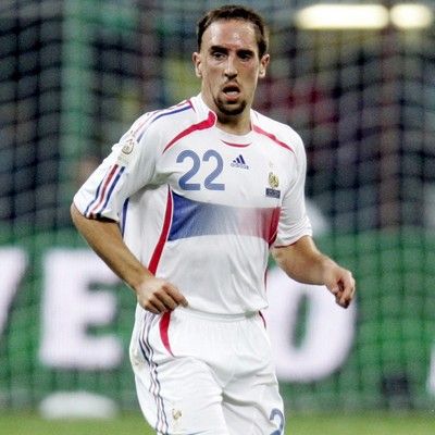 Man U should open treasure chest to bag Ribery as Ronaldo’s replacement
