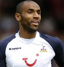Kanoute hat-trick keeps Sevilla in third place