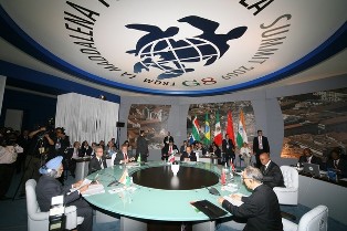 G-5 leaders play victim of economic crisis shaped by developed countries