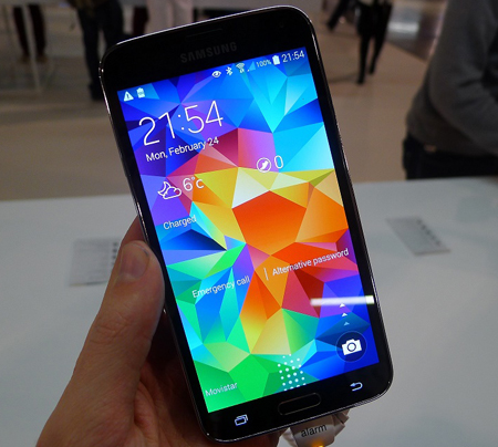 Samsung unveils Galaxy S5 in India