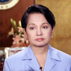Philippine president lifts freeze on oil prices 