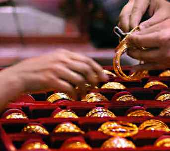 Diamond sales keep interest in gold alive