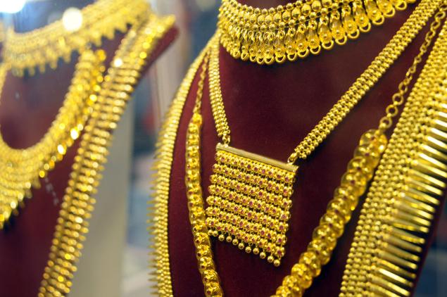 Gold price rises by Rs 85 to Rs 27,185 per ten gram