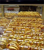 Gold prices hit record high