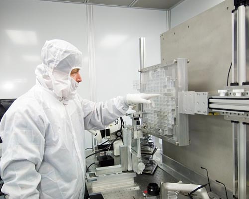 Interstellar dust grains may explain origin of solar system