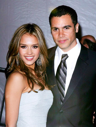 Jessica Alba, Cash Warren finally give a wedding reception | TopNews