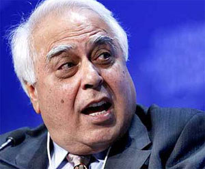 Single National Level Entrance Test By 2013 For Undergraduate Courses: Kapil Sibal