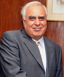 Govt. plans 2,500 model schools on PPP model in two years: Sibal