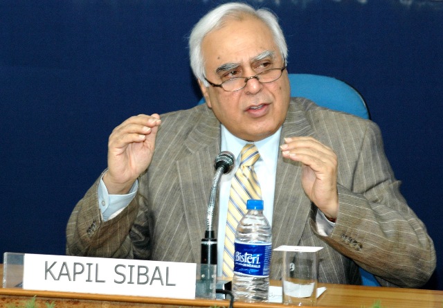 Spectrum auction will likely take place before 2012’s end, with lower base prices: Sibal